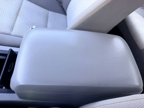 Used 2012 Toyota Camry LE FWD image 41