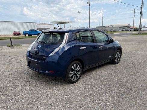 Used 2017 Nissan Leaf SV w/ Premium Package FWD image 4