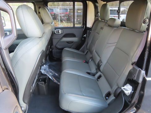 New 2026 Jeep Gladiator Mojave w/ Safety Group image 23