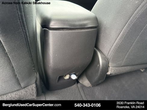 Used 2017 Toyota RAV4 XLE image 32