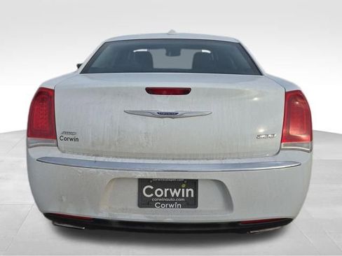 Used 2019 Chrysler 300 Limited image 11