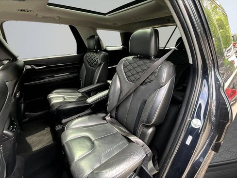 Used 2021 Hyundai Palisade Limited FWD image 23