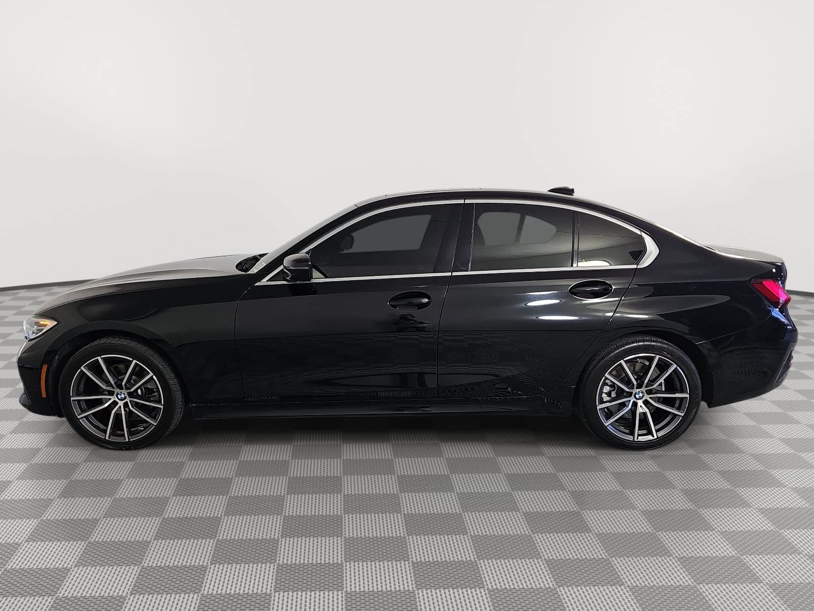 Used 2022 BMW 330i xDrive Sedan w/ Convenience Package AWD/4WD image 5