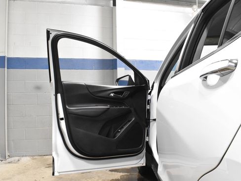 Used 2022 Chevrolet Equinox Premier image 9