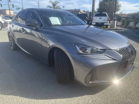 Used 2018 Lexus IS 300 image 4