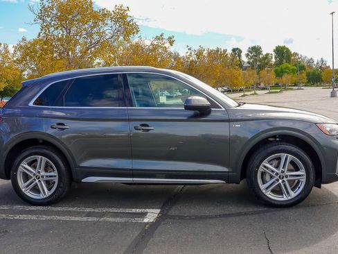 Used 2022 Audi Q5 e Premium w/ Convenience Package image 10