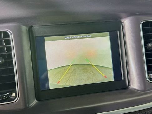 Used 2020 Dodge Charger SXT image 17