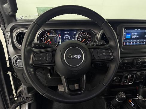 Used 2022 Jeep Wrangler Sport AWD/4WD image 13