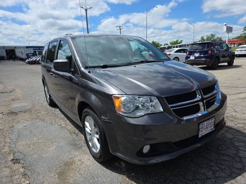 Used 2018 Dodge Grand Caravan SXT FWD image 5