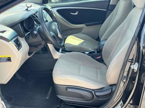 Used 2017 Hyundai Elantra GT FWD image 13