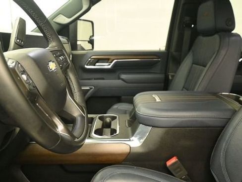 Used 2024 Chevrolet Silverado 2500 High Country w/ High Country Premium Package AWD/4WD image 22