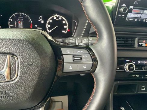 Used 2025 Honda Pilot TrailSport image 31