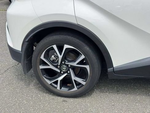 Used 2018 Toyota C-HR XLE FWD image 8