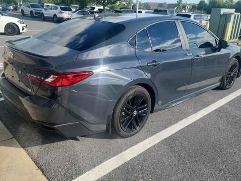 Used 2025 Toyota Camry SE w/ Convenience Package FWD image 7