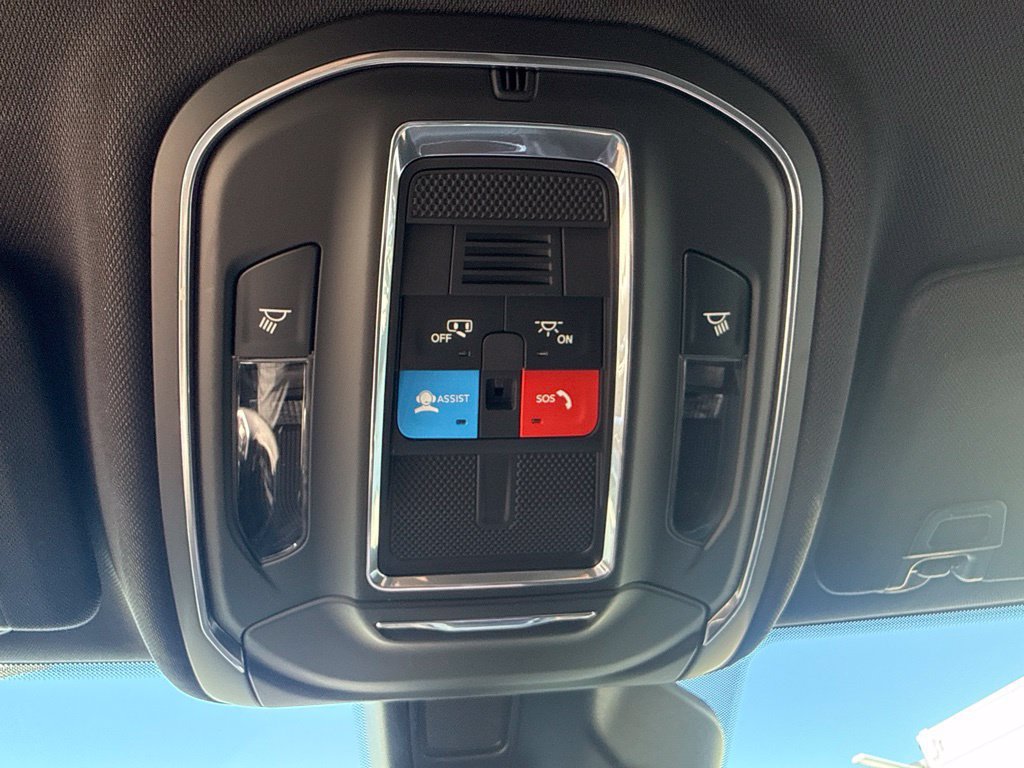 Certified 2024 Jeep Grand Cherokee Laredo RWD image 25