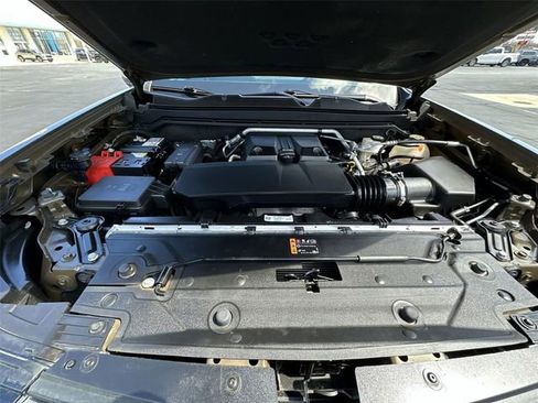 Used 2024 Chevrolet Colorado LT w/ LT Convenience Package III image 28