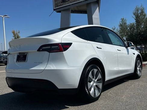 Used 2021 Tesla Model Y Long Range AWD/4WD image 6