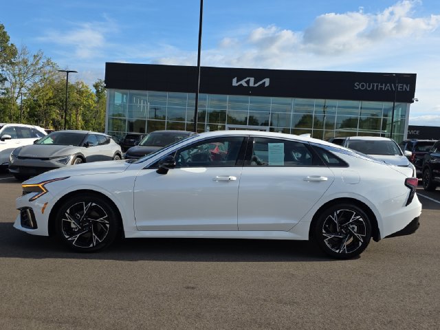 Used 2025 Kia K5 GT-Line AWD/4WD image 2