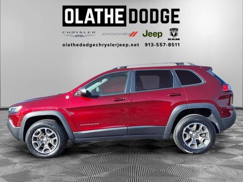Used 2020 Jeep Cherokee Trailhawk w/ Cold Weather Group image 18
