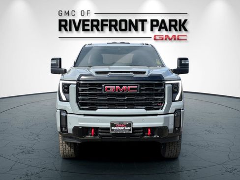Used 2024 GMC Sierra 2500 AT4 w/ AT4 Premium Plus Package image 8