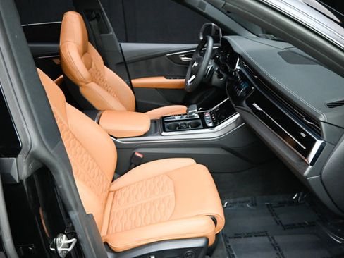 Used 2023 Audi RS Q8 w/ Black Optic Package image 58