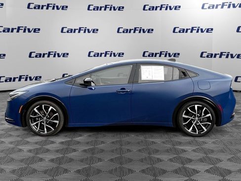 Used 2024 Toyota Prius Prime Premium FWD image 2
