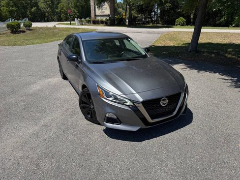Used 2019 Nissan Altima 2.5 SR FWD image 39