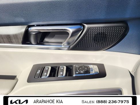 New 2025 Kia Telluride EX w/ EX Captain's Chair Package image 2