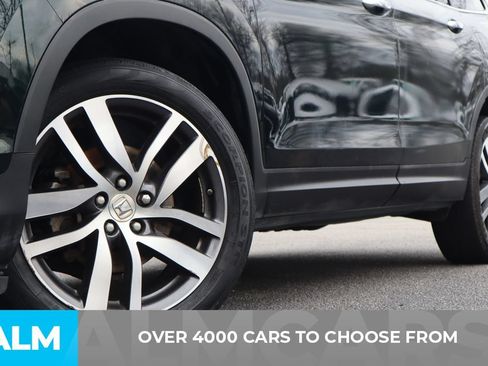 Used 2018 Honda Pilot Touring image 3