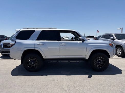 Used 2016 Toyota 4Runner SR5 Premium AWD/4WD image 3
