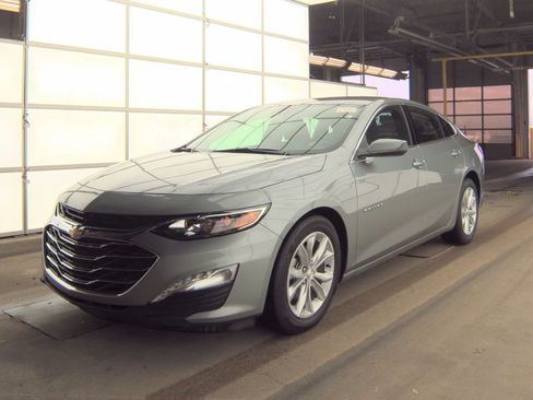 Used 2025 Chevrolet Malibu LT image 1