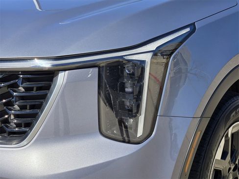 Certified 2024 Kia Sorento S image 15