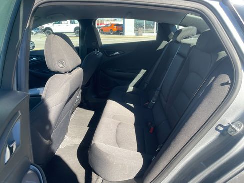 Used 2025 Chevrolet Malibu LT image 14