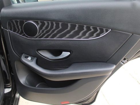 Used 2018 Mercedes-Benz GLC 300 4MATIC image 5