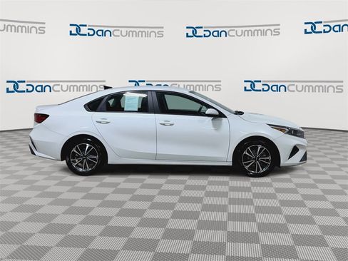 Used 2023 Kia Forte LXS image 2