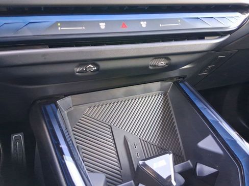 Used 2026 BMW X3 xDrive30 w/ M Sport Package image 25