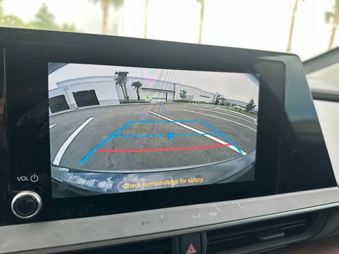 Used 2023 Toyota Prius Prime FWD image 18