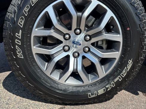 Used 2022 Ford F150 Lariat w/ FX4 Off-Road Package AWD/4WD image 9