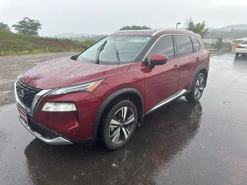 Used 2023 Nissan Rogue Platinum FWD image 3