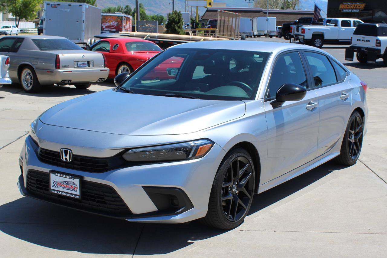 Used 2024 Honda Civic Sport image 2