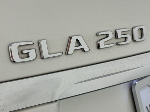 Certified 2019 Mercedes-Benz GLA 250 image 8