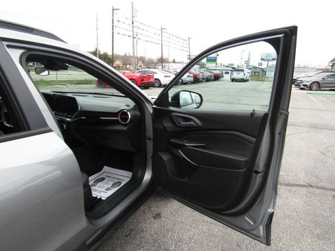 Used 2024 Chevrolet Trax RS w/ Driver Confidence Package image 22