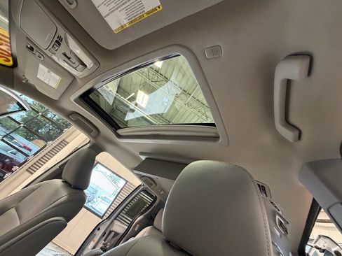Used 2020 Toyota Sienna XLE Premium AWD/4WD image 11