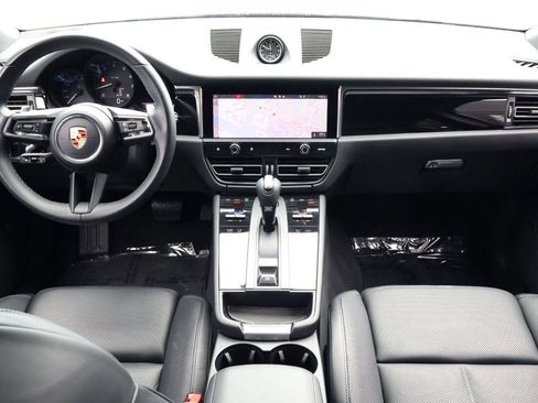 Certified 2022 Porsche Macan image 21