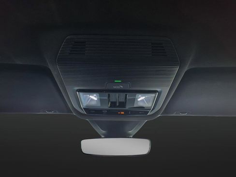 Used 2024 Volkswagen Atlas Cross Sport SEL Premium R-Line image 23