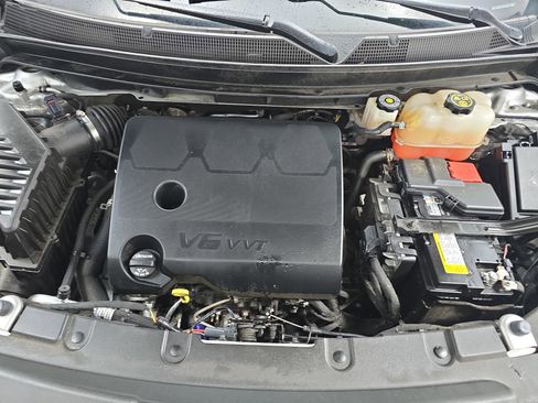 Used 2022 Chevrolet Traverse LS image 29