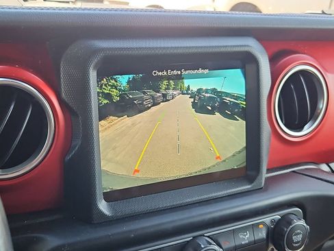 Used 2021 Jeep Wrangler Unlimited Rubicon w/ Xtreme Recon 35" Tire Package AWD/4WD image 24