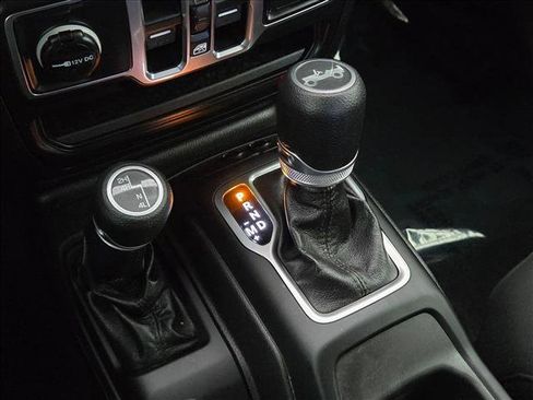 Used 2018 Jeep Wrangler Unlimited Sport S image 12