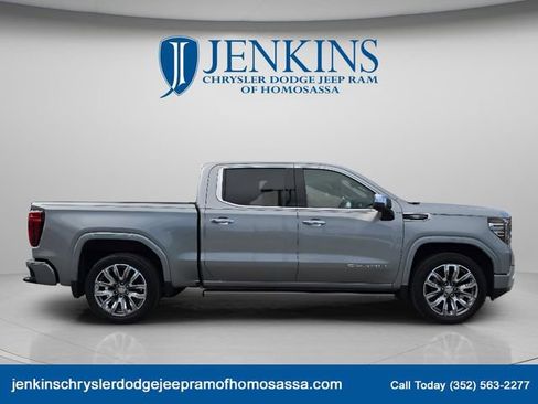 Used 2024 GMC Sierra 1500 Denali AWD/4WD image 3