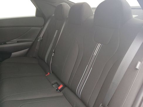 Used 2025 Hyundai Elantra Sport image 15